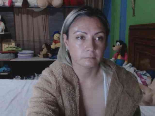 Charlizetheron1 webcam