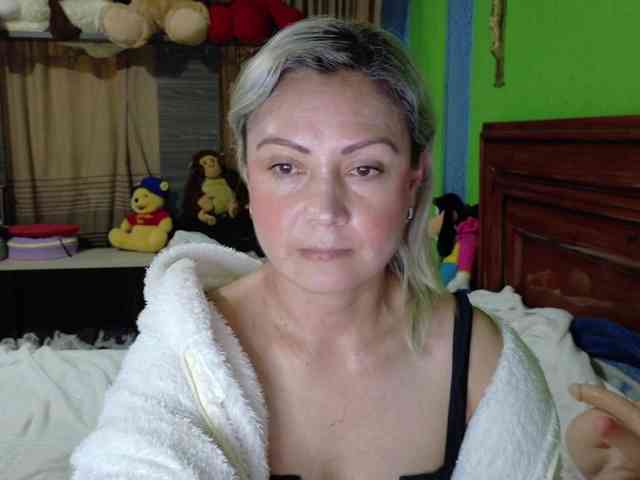 Charlizetheron1 webcam