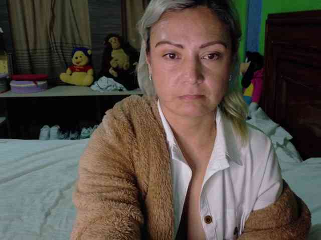 Charlizetheron1 webcam