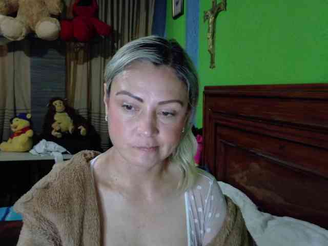 Charlizetheron1 webcam