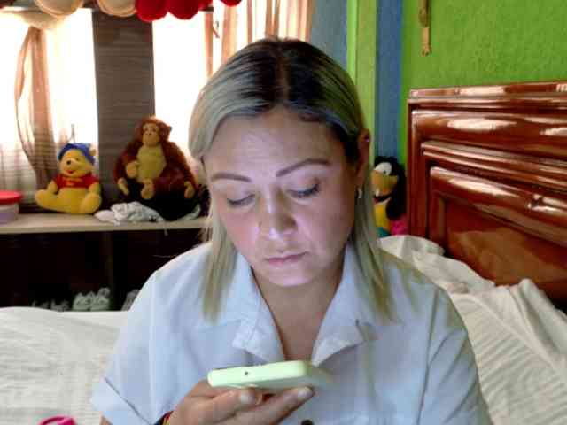 Charlizetheron1 webcam