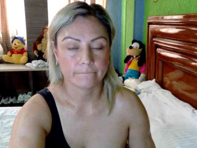 Charlizetheron1 webcam