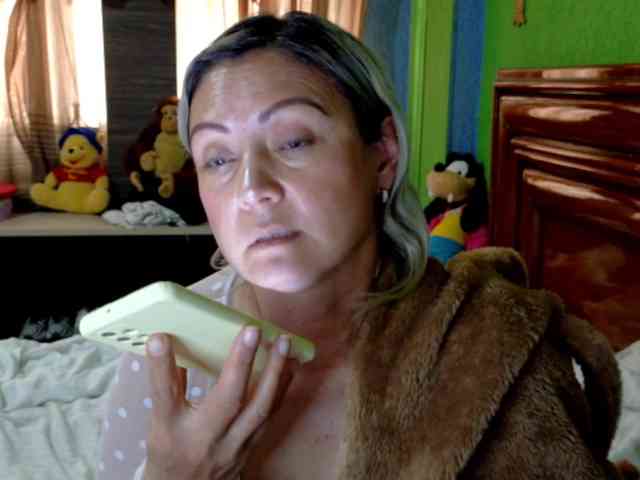 Charlizetheron1 webcam