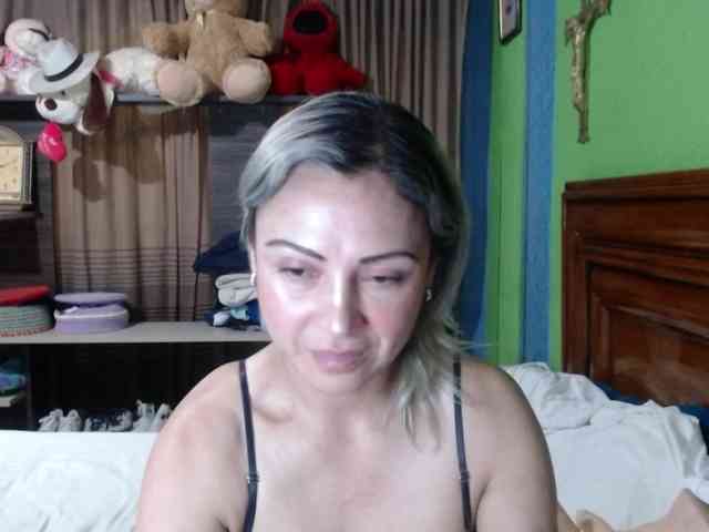 Charlizetheron1 webcam