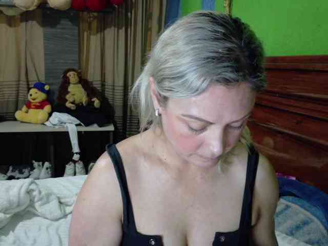 Charlizetheron1 webcam