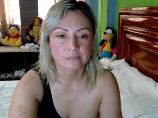 Charlizetheron1 webcam