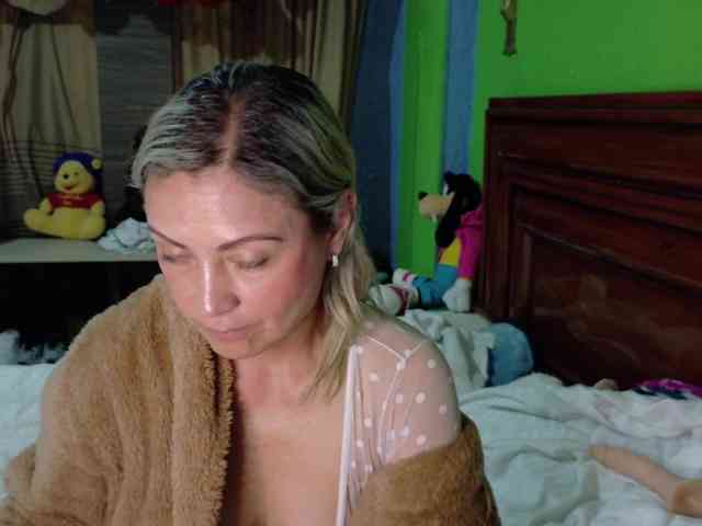 Charlizetheron1 Live Webcam on BongaCams