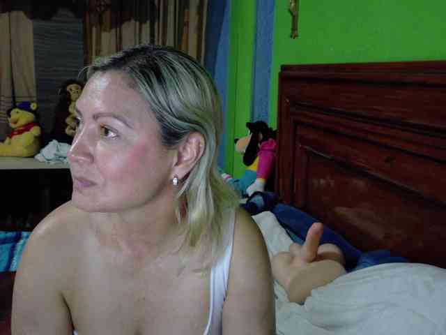 Charlizetheron1 webcam