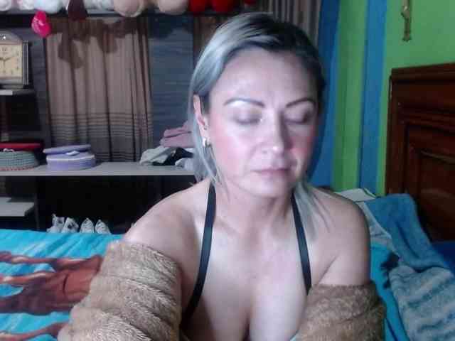 Charlizetheron1 webcam