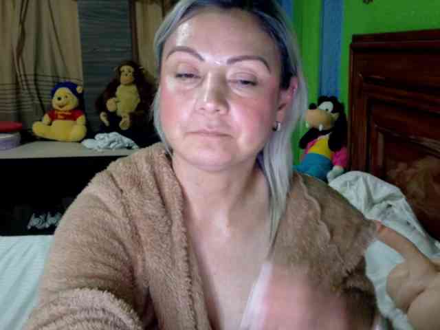 Charlizetheron1 webcam