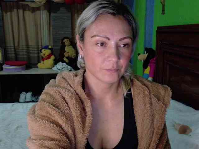 Charlizetheron1 webcam