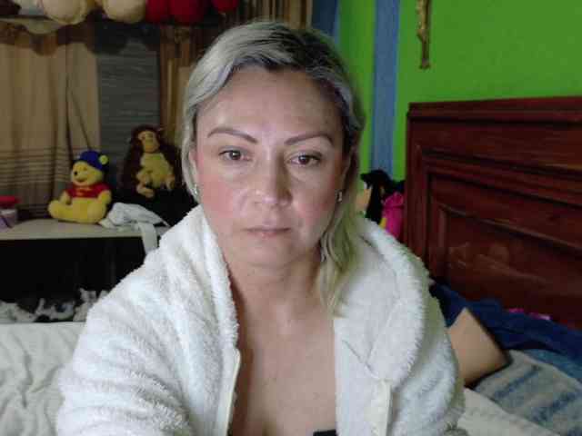 Charlizetheron1 webcam