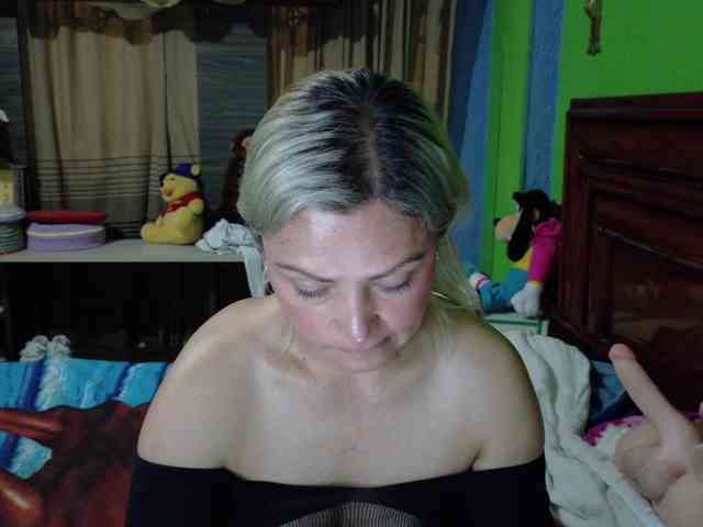 Charlizetheron1 webcam