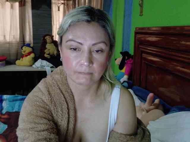 Charlizetheron1 webcam