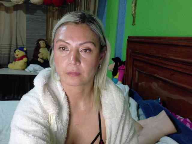 Charlizetheron1 webcam