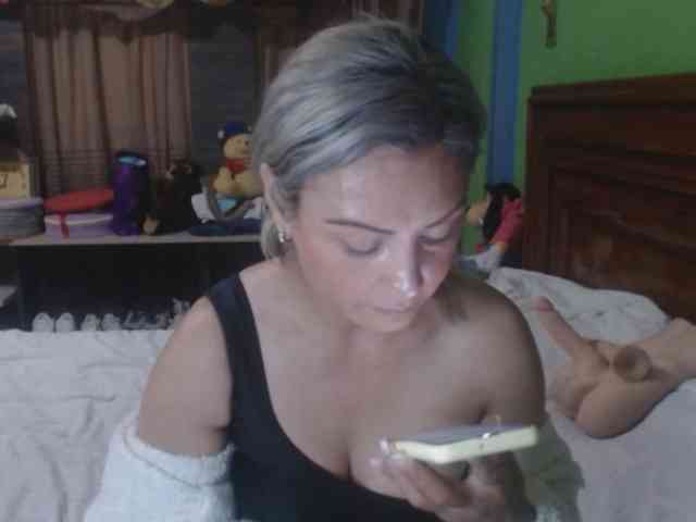 Charlizetheron1 webcam