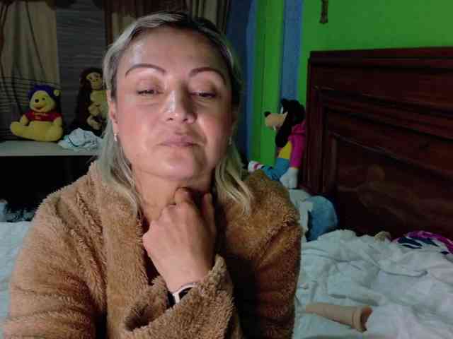 Charlizetheron1 webcam