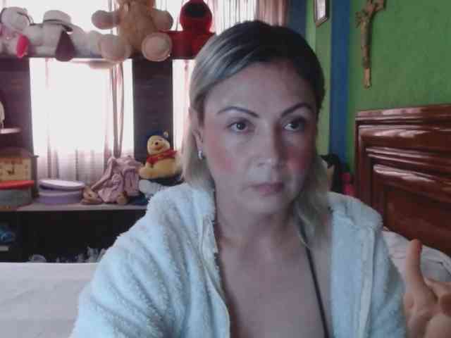 Charlizetheron1 webcam