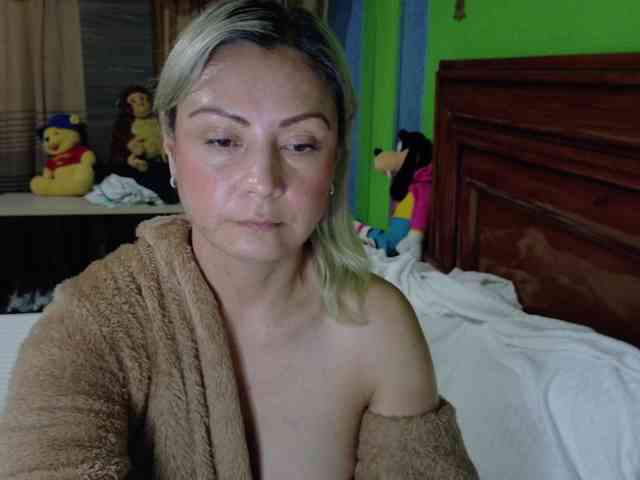 Charlizetheron1 webcam