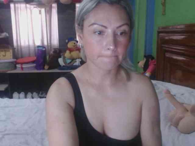 Charlizetheron1 webcam