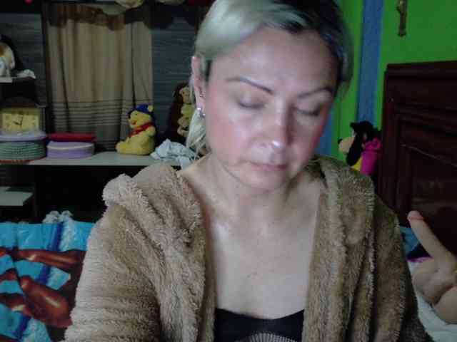 Charlizetheron1 webcam