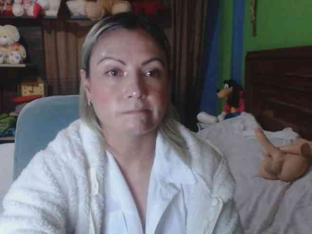 Charlizetheron1 webcam