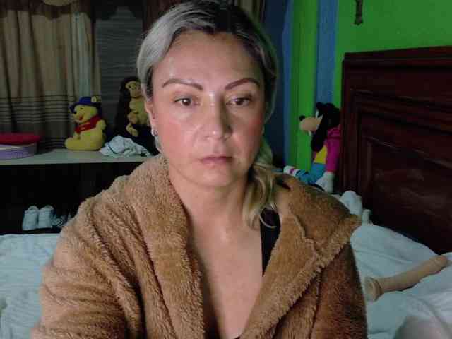 Charlizetheron1 webcam