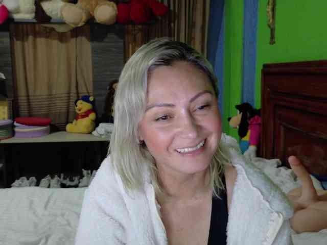 Charlizetheron1 webcam