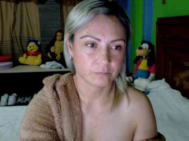 Charlizetheron1 webcam