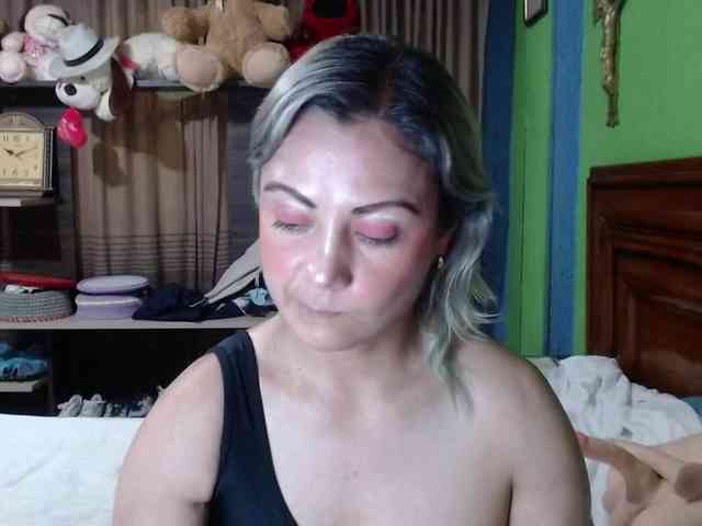 Charlizetheron1 webcam