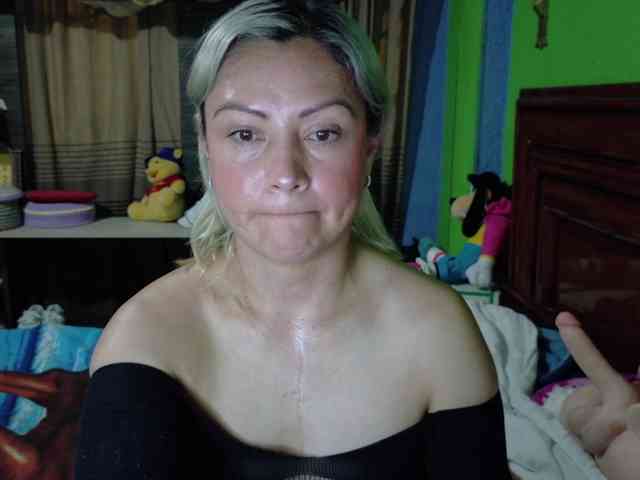 Charlizetheron1 webcam