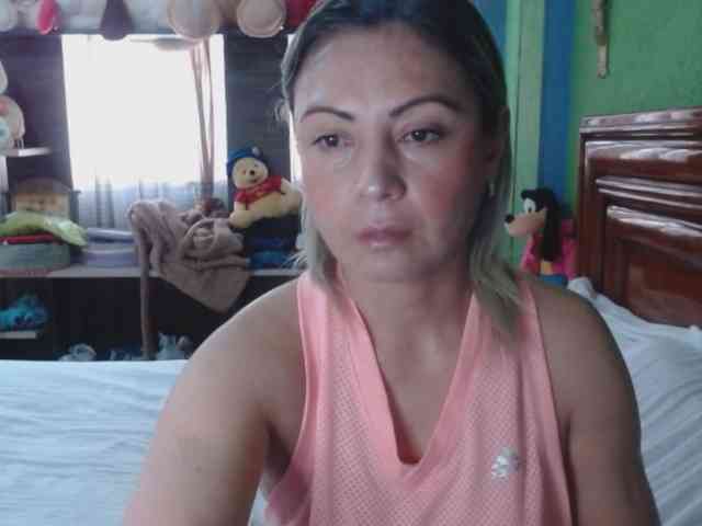 Charlizetheron1 webcam