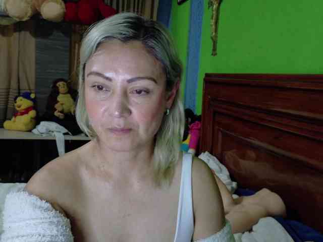 Charlizetheron1 webcam