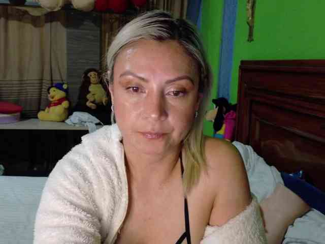 Charlizetheron1 webcam