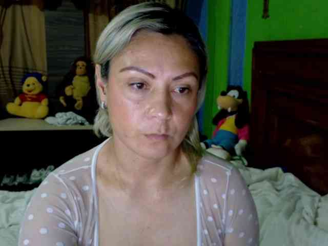 Charlizetheron1 webcam