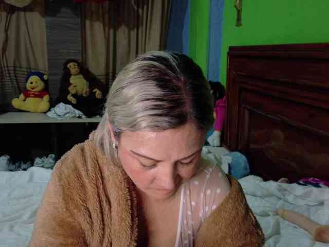 Charlizetheron1 Live Webcam on BongaCams