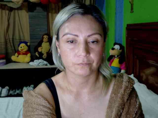 Charlizetheron1 webcam