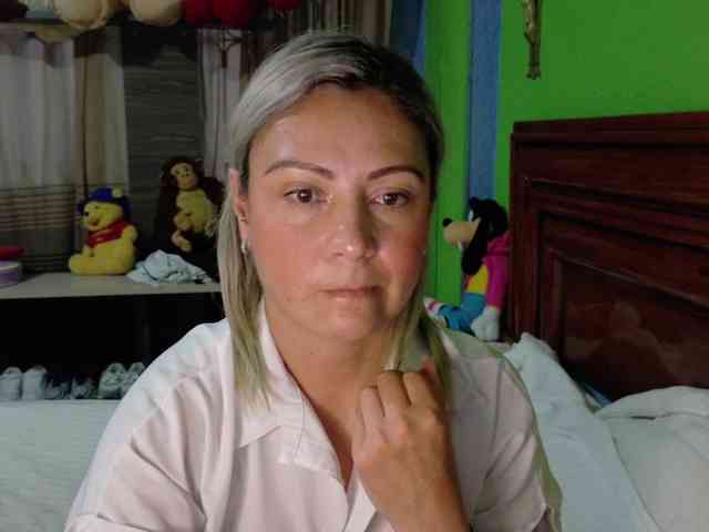 Charlizetheron1 webcam