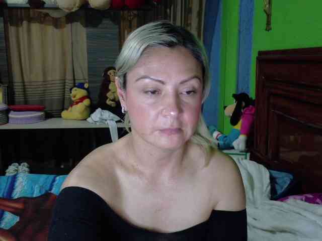 Charlizetheron1 webcam