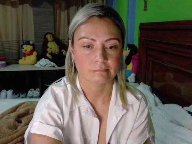 Charlizetheron1 webcam