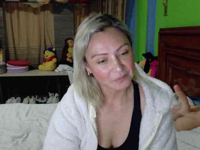 Charlizetheron1 webcam