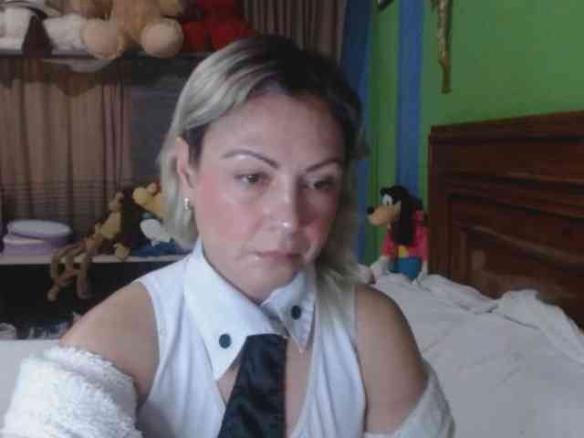 Charlizetheron1 webcam