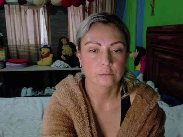 Charlizetheron1 webcam