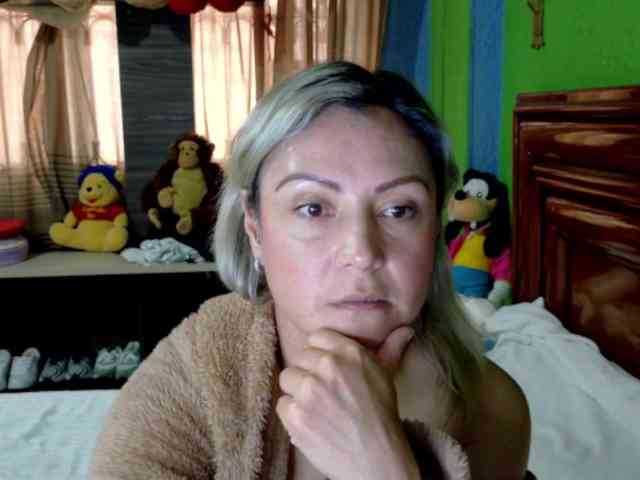 Charlizetheron1 webcam