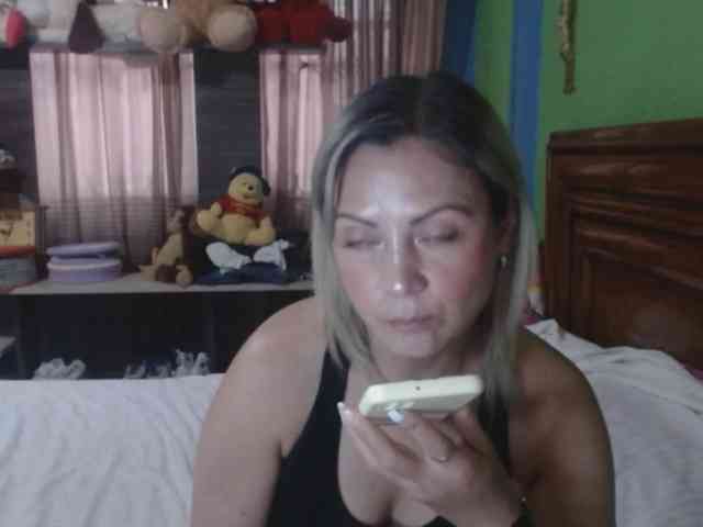 Charlizetheron1 webcam