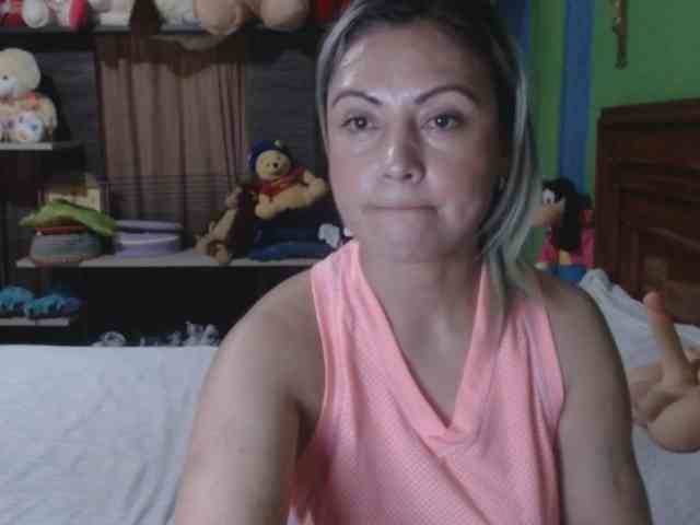 Charlizetheron1 webcam