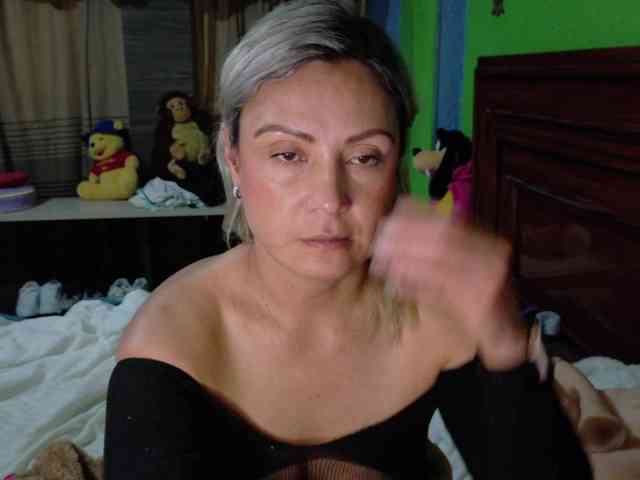 Charlizetheron1 webcam