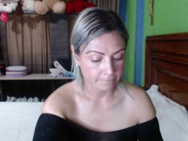Charlizetheron1 webcam