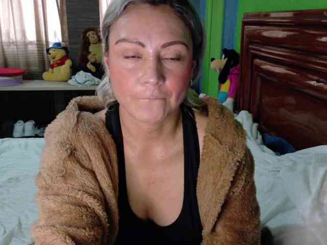 Charlizetheron1 webcam