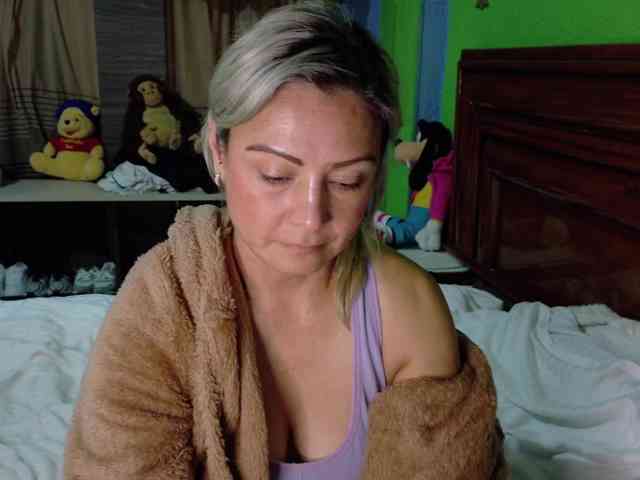 Charlizetheron1 webcam